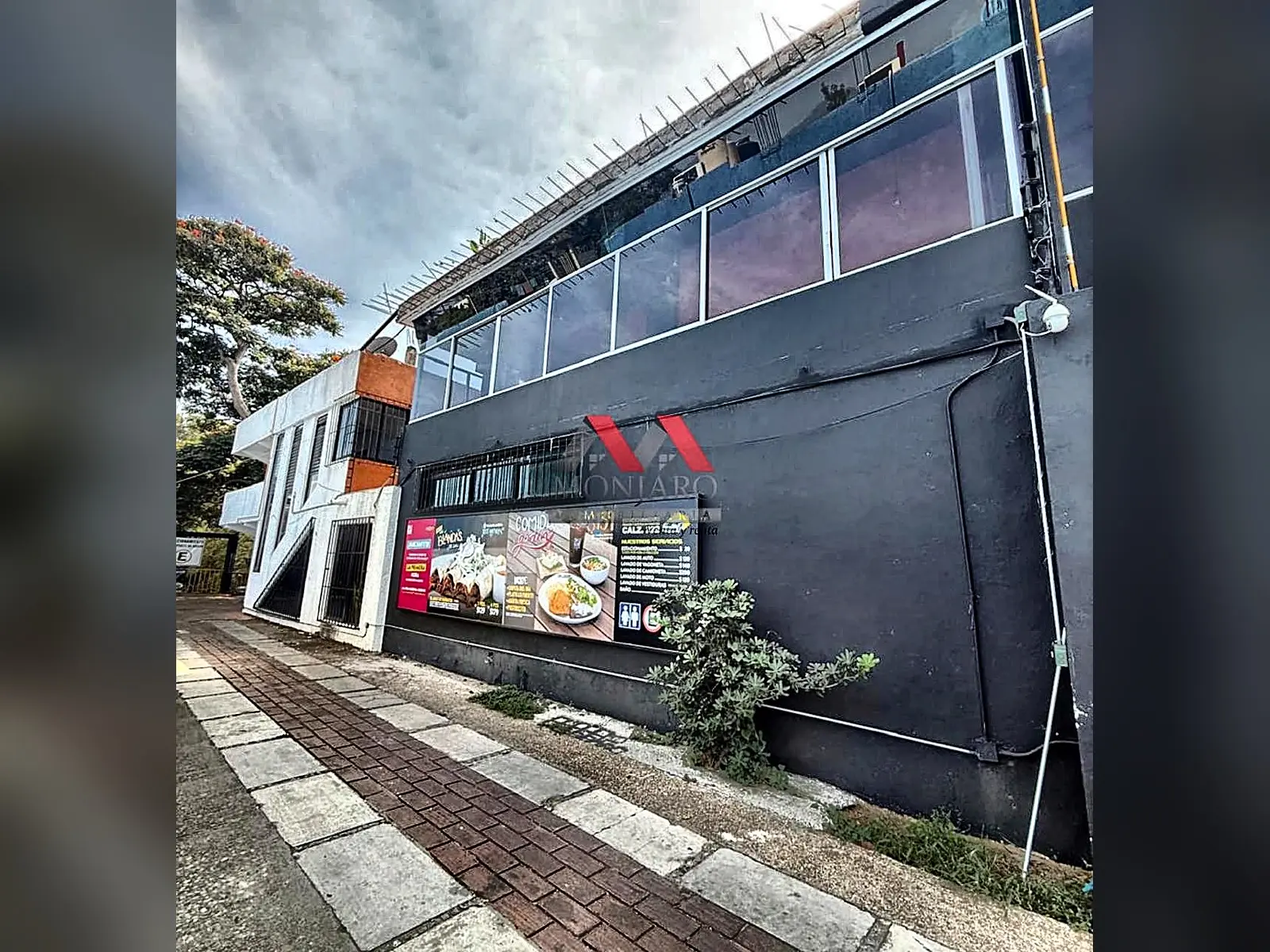 Fachada del local comercial sobre Calzada Porfirio Díaz